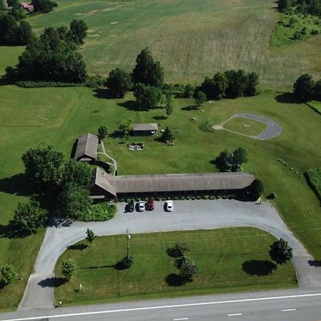East Springfield The Meadowlark Inn מראה חיצוני תמונה
