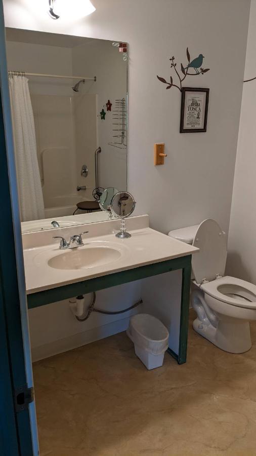 East Springfield The Meadowlark Inn מראה חיצוני תמונה